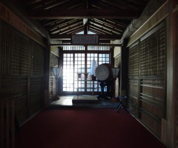 霊丘神社 社殿