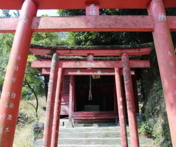 霊丘公園　稲荷神社