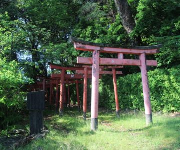霊丘公園　満島稲荷神社