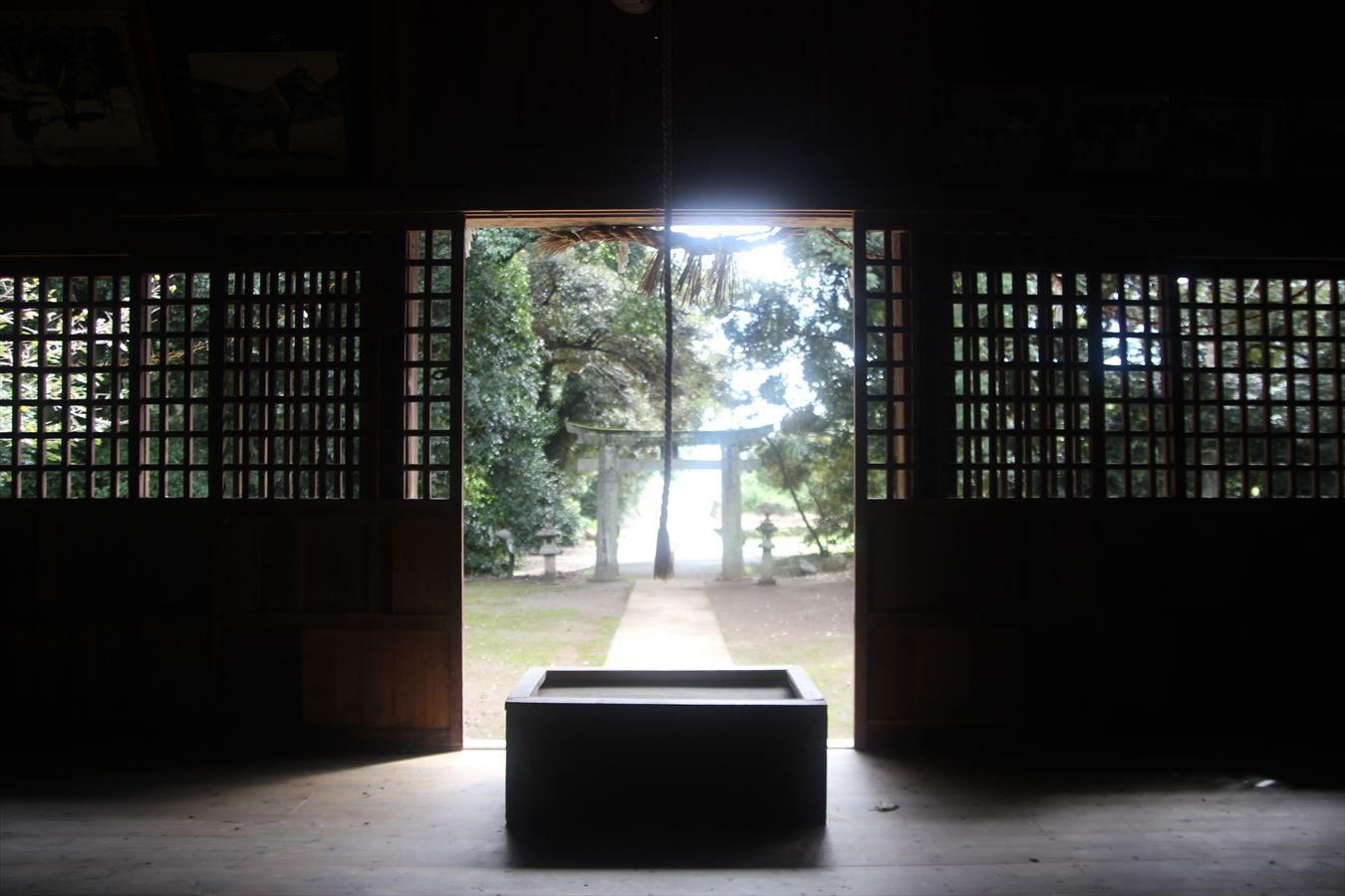 狭田神社　拝殿