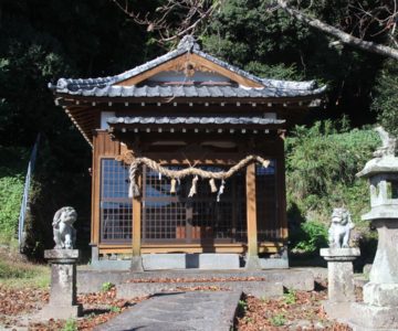 生穂神社　拝殿