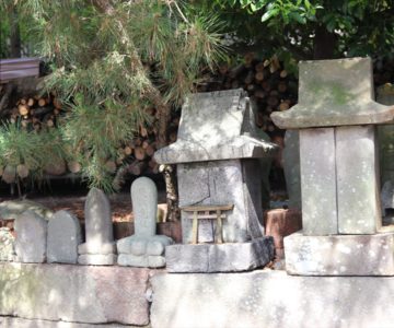 八幡神社　石祠