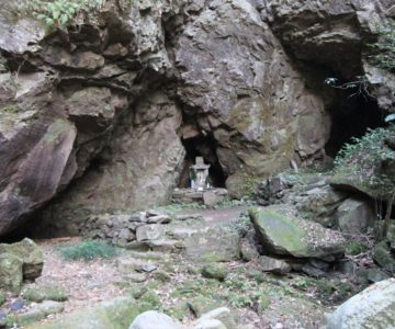岩戸神社　洞穴