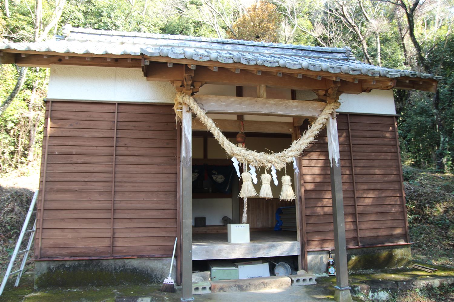八幡神社　社殿